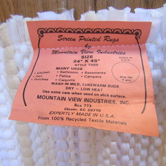 Christmas Rag Rug Screen Printed Santa Tree Cottage 24 x 45 USA New with Tag - Picture 6 of 6